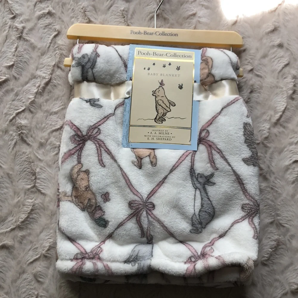 Pooh-Bear Collection Baby Blanket - White with Pink Bows